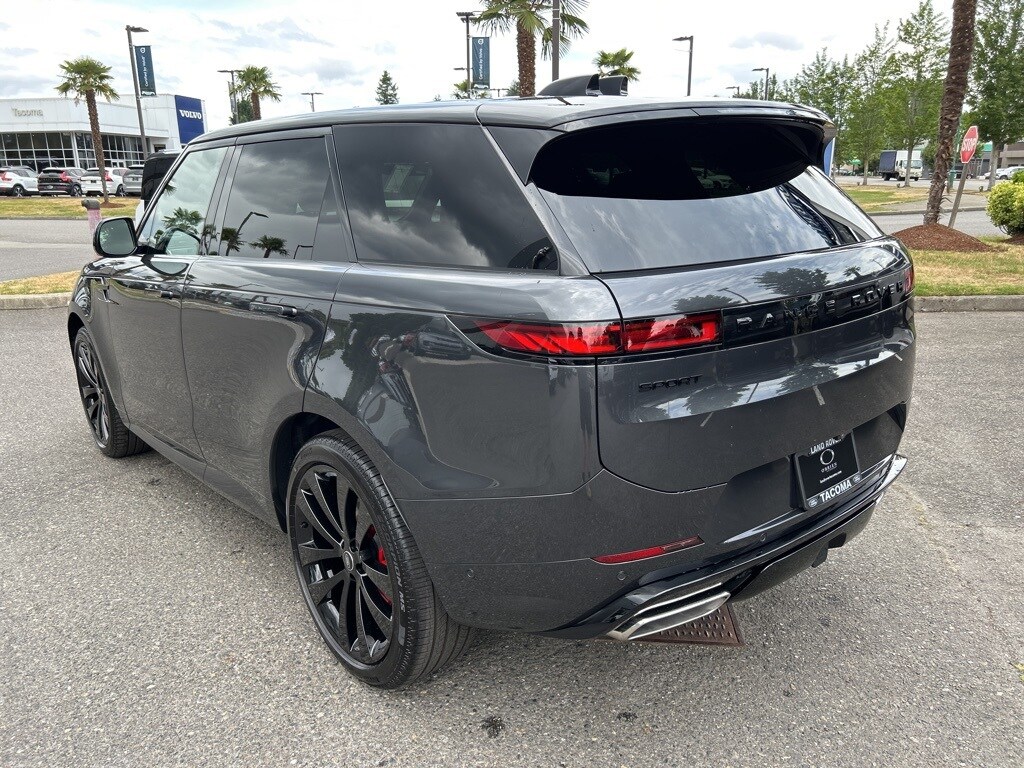 2025 Land Rover Range Rover Sport SE photo 2