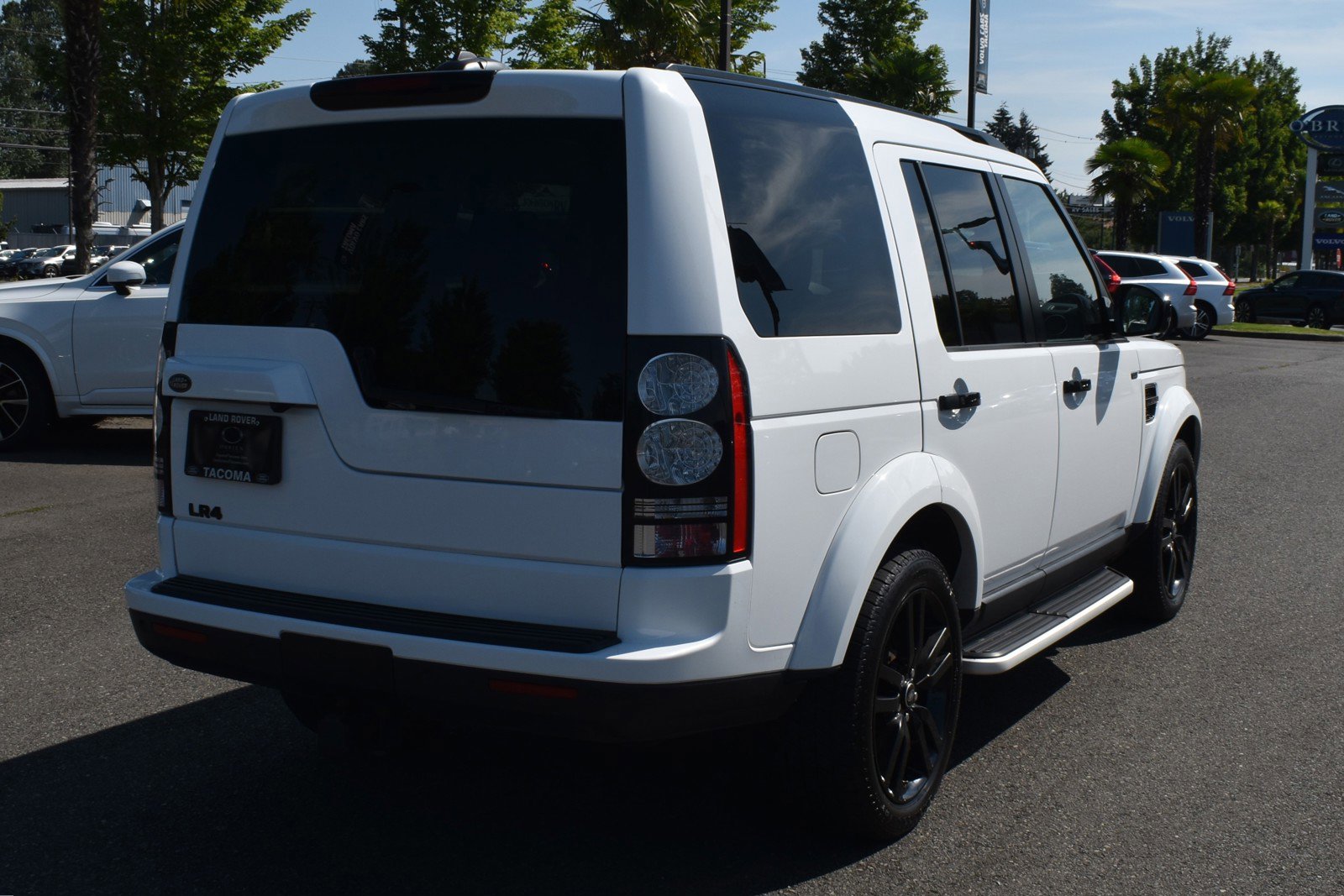 Used 2016 Land Rover LR4 HSE with VIN SALAG2V6XGA797363 for sale in Fife, WA