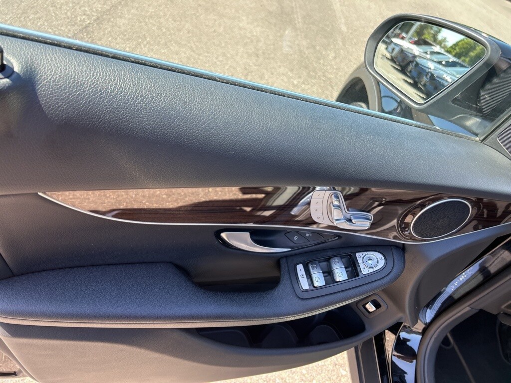 2018 Mercedes Benz GLC 300 photo 3