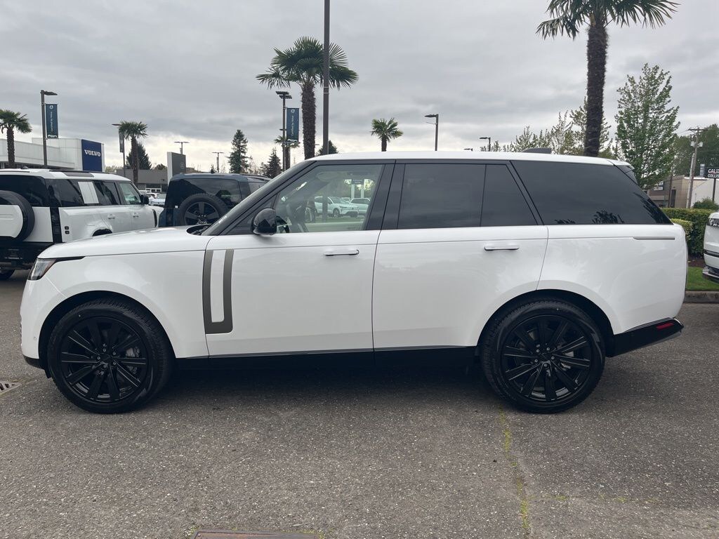 New 2026 Land Rover Range Rover SE SUV