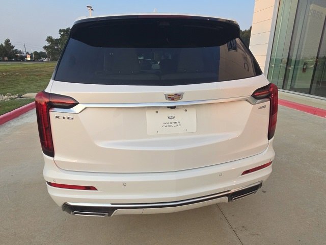 2025 Cadillac XT6 Premium Luxury photo 4