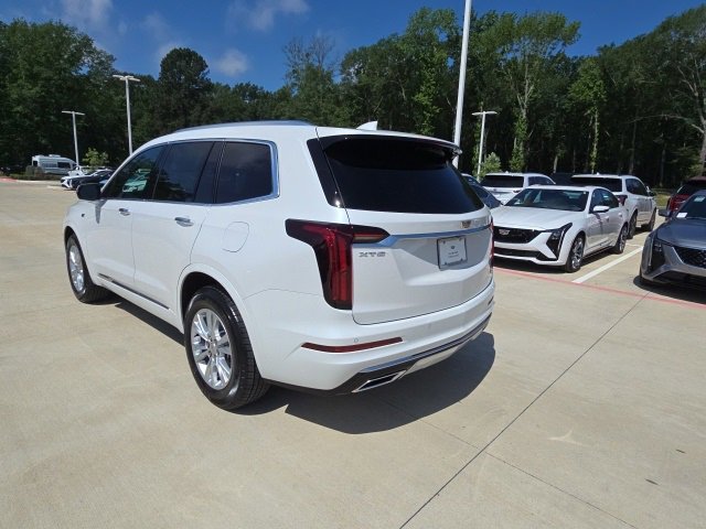 2025 Cadillac XT6 Luxury photo 3
