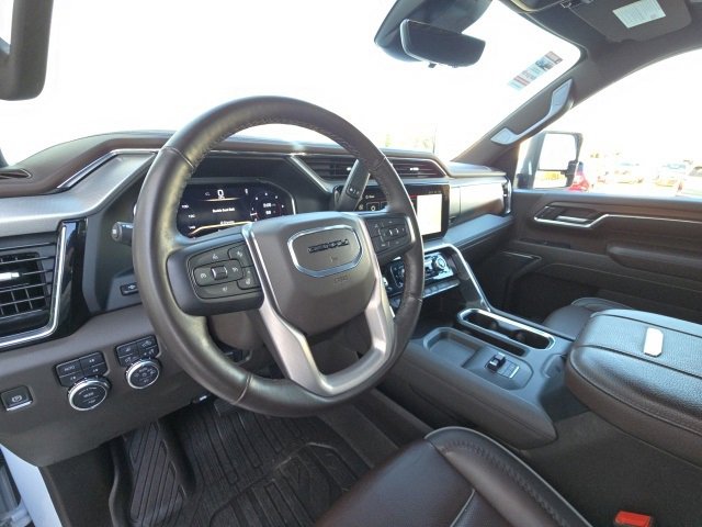 2024 Gmc Sierra 2500 HD Denali photo 2