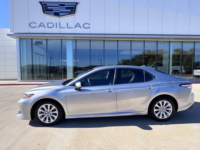 2019 Toyota Camry L photo 2