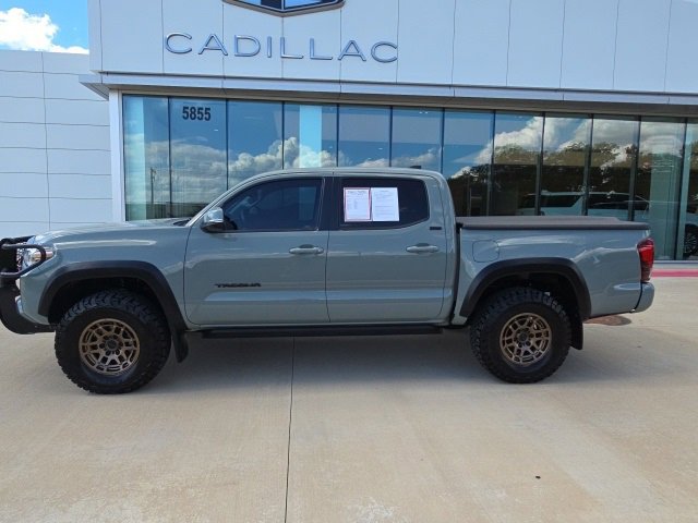 2022 Toyota Tacoma SR5 V6 photo 2