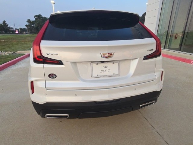 2025 Cadillac XT4 Premium Luxury photo 4