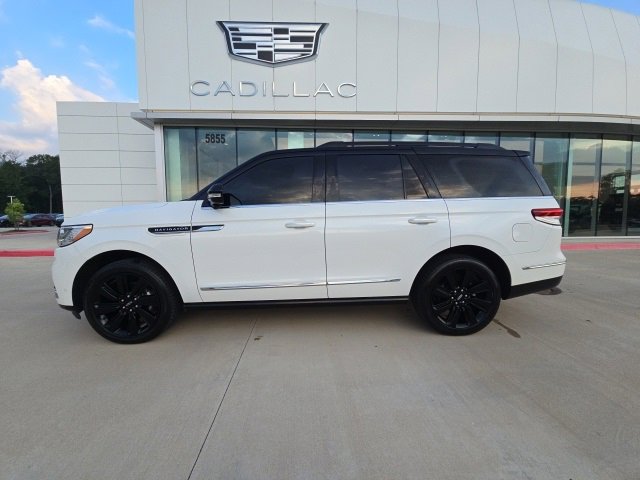 2023 Lincoln Navigator Black Label photo 2