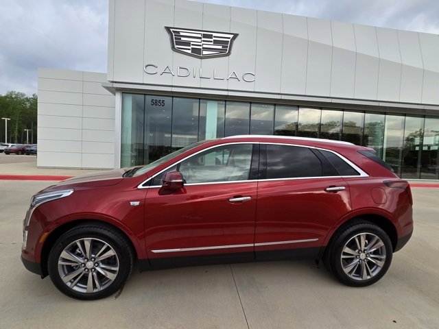 2025 Cadillac XT5 Premium Luxury photo 2