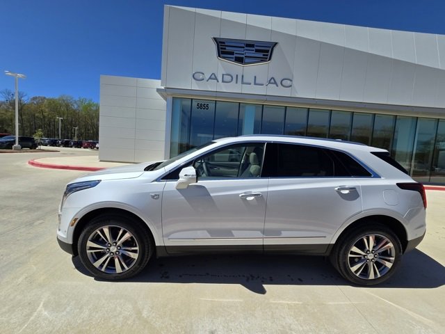 2025 Cadillac XT5 Premium Luxury photo 2
