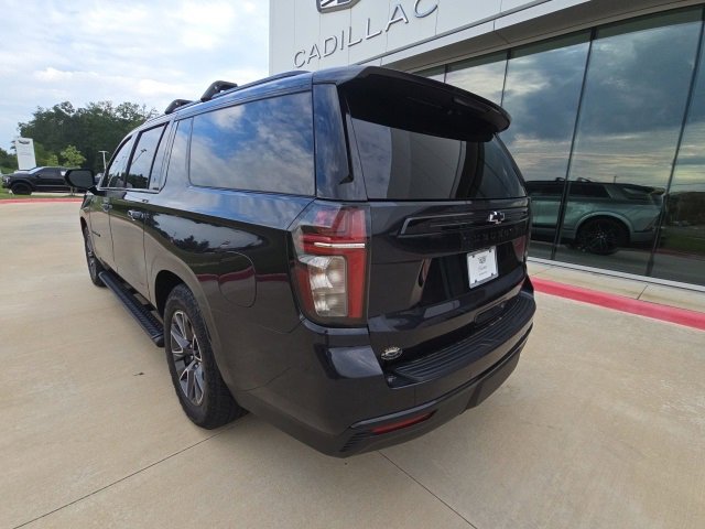 2023 Chevrolet Suburban Z71 photo 2