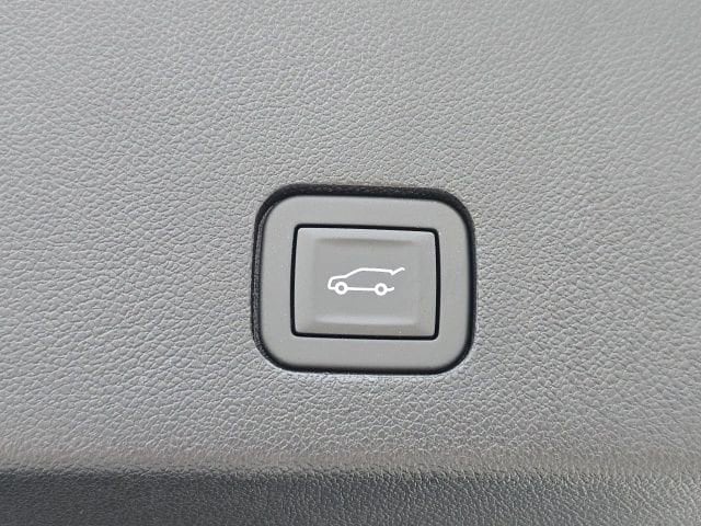 2025 Cadillac XT6 Sport - Photo 36