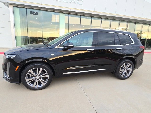 2025 Cadillac XT6 Premium Luxury photo 2