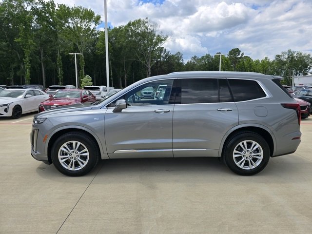 2025 Cadillac XT6 Luxury photo 2