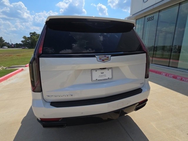 2022 Cadillac Escalade Sport photo 2