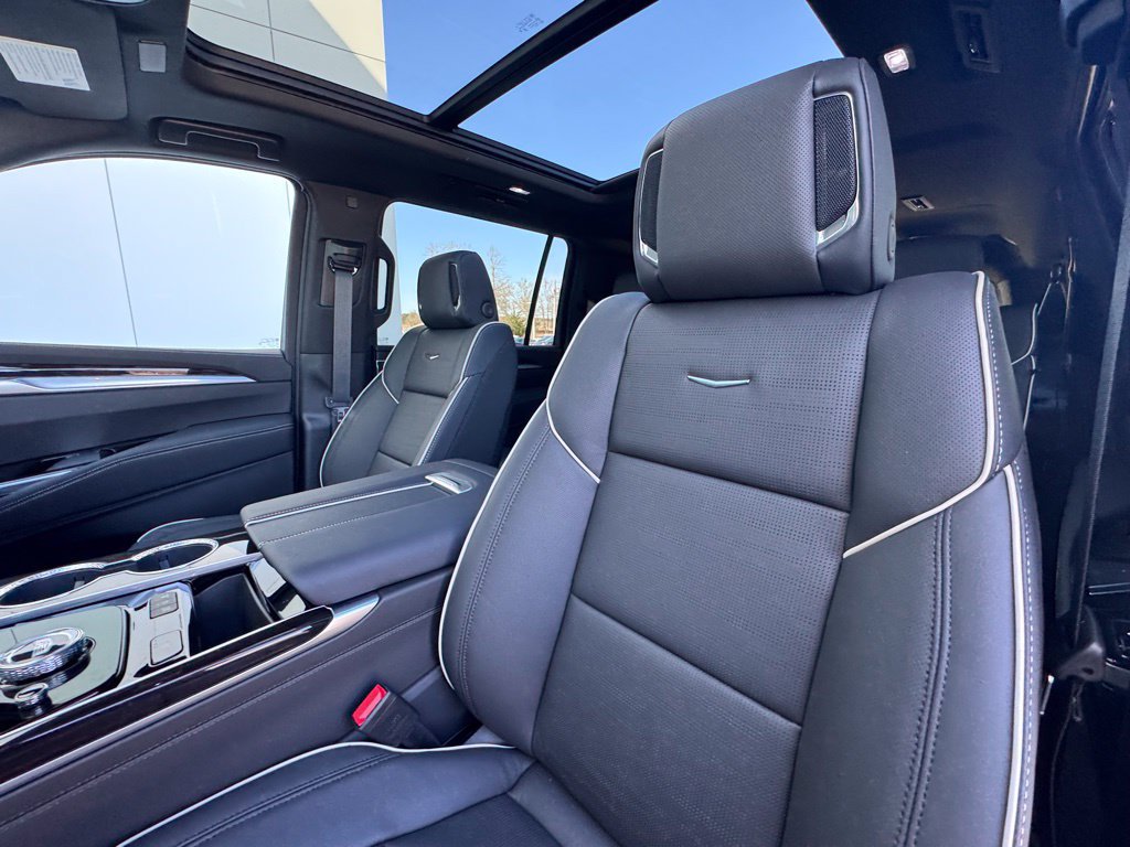 2026 Cadillac Escalade ESV Luxury - Photo 11
