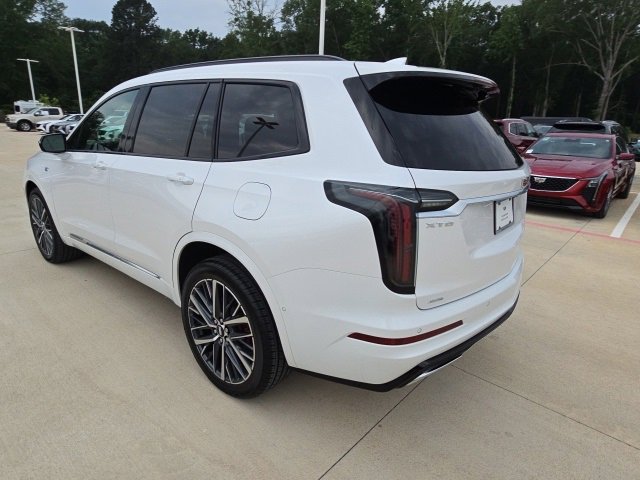 2025 Cadillac XT6 Sport photo 3