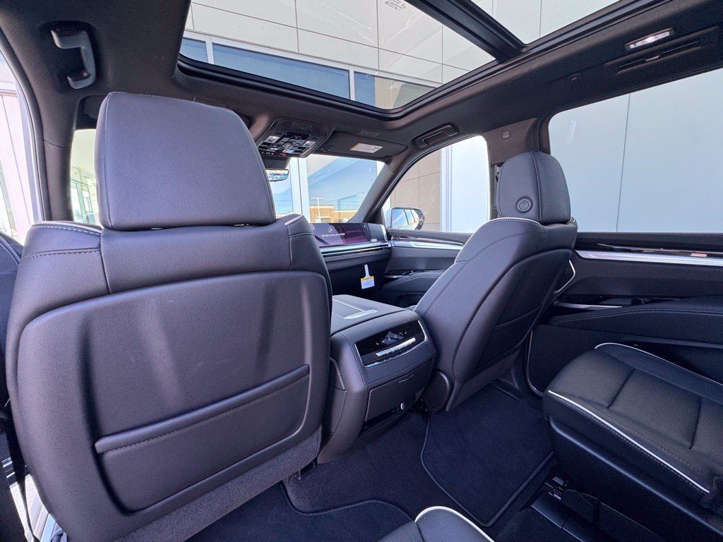 2026 Cadillac Escalade ESV Luxury - Photo 18