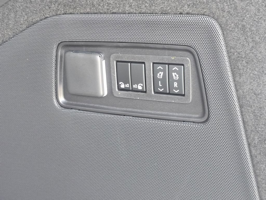 2026 Cadillac Escalade Sport - Photo 40