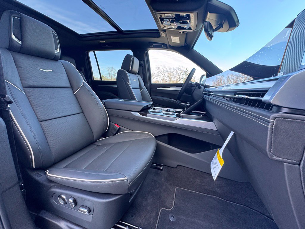 2026 Cadillac Escalade ESV Luxury - Photo 13