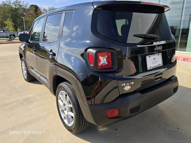 2023 Jeep Renegade Latitude photo 2