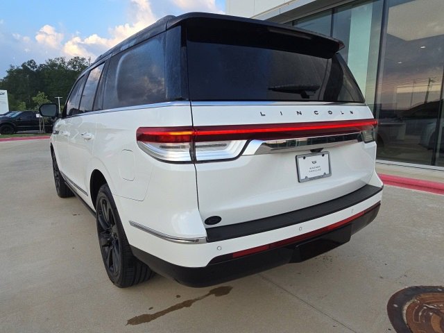 2023 Lincoln Navigator Black Label photo 3