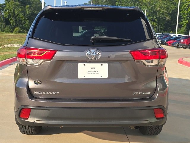2018 Toyota Highlander SE photo 4