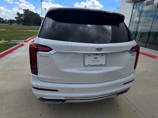 2025 Cadillac XT6 Luxury photo 4