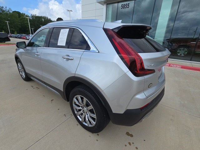2022 Cadillac XT4 Premium Luxury photo 3