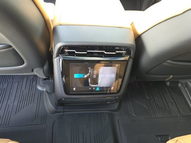 2026 Cadillac Escalade IQ Premium Luxury - Photo 18