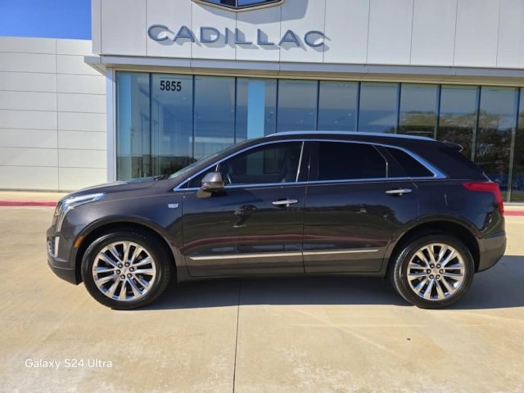 Used 2017 CADILLAC XT5 Platinum SUV