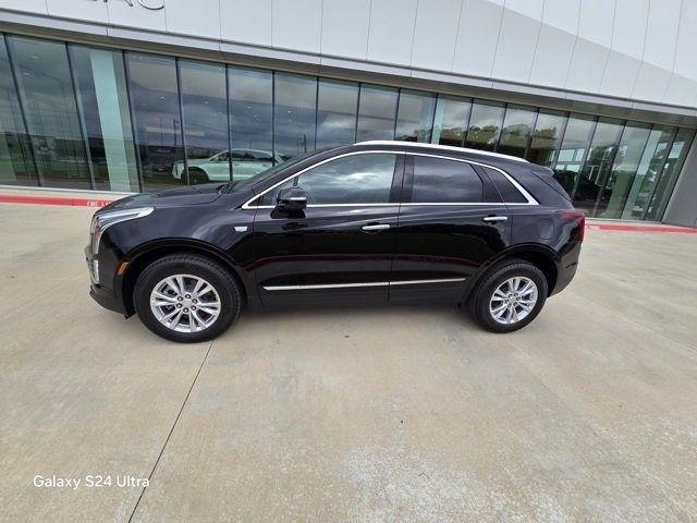 2025 Cadillac XT5 Luxury photo 2