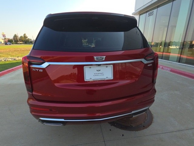 2025 Cadillac XT6 Premium Luxury photo 4