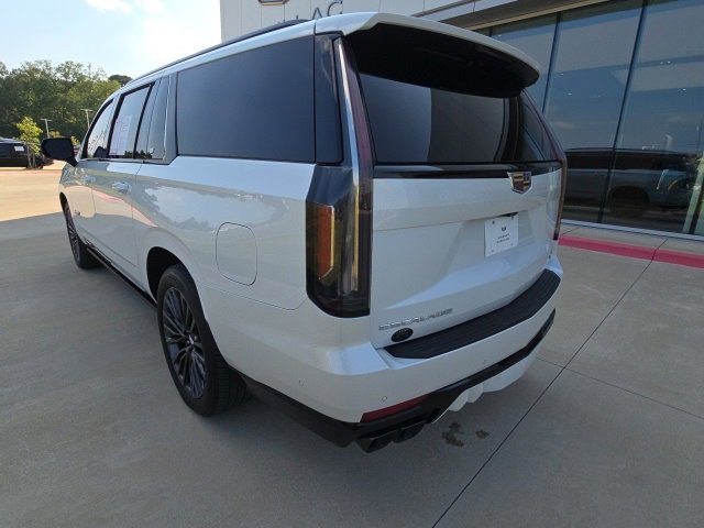 2024 Cadillac Escalade ESV V-Series photo 3