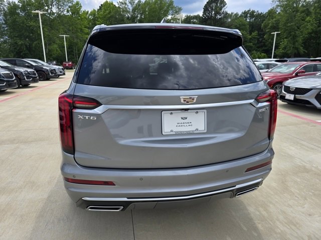 2025 Cadillac XT6 Luxury photo 4