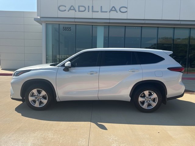 2023 Toyota Highlander L photo 2