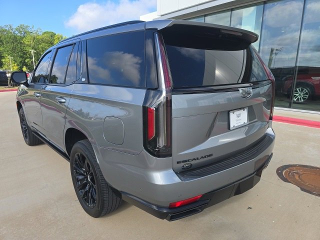 2023 Cadillac Escalade Sport photo 2