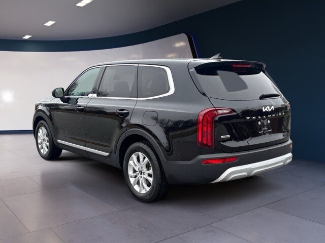2022 Kia Telluride LX photo 3