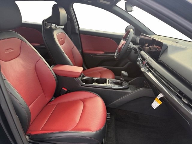 2025 Kia K4 GT-Line Turbo - Photo 15