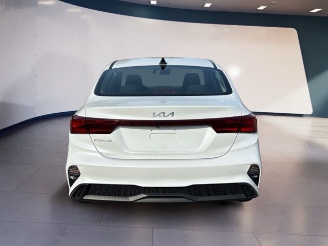 2023 Kia Forte LXS photo 4