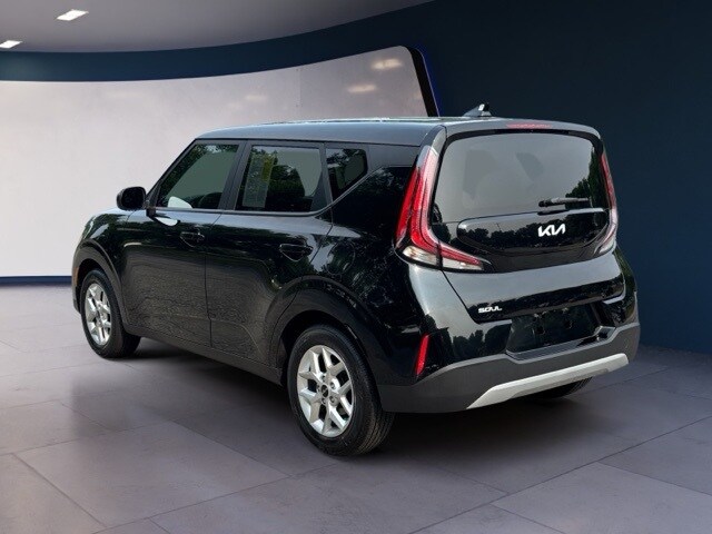 2023 Kia Soul S photo 3