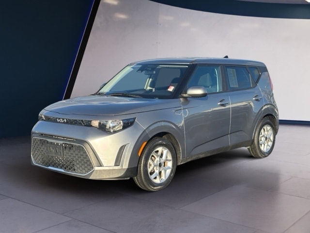 2024 Kia Soul LX's photo