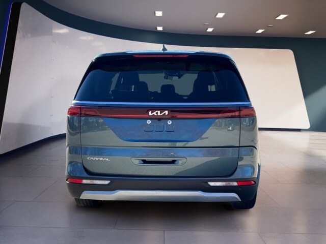2023 Kia Carnival EX photo 4