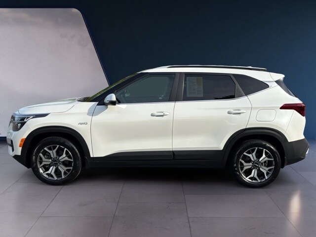 2023 Kia Seltos EX photo 2