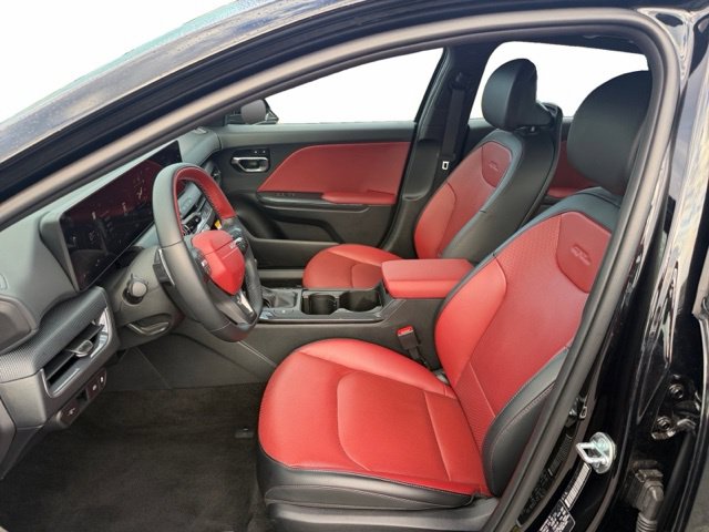 2025 Kia K4 GT-Line Turbo - Photo 9
