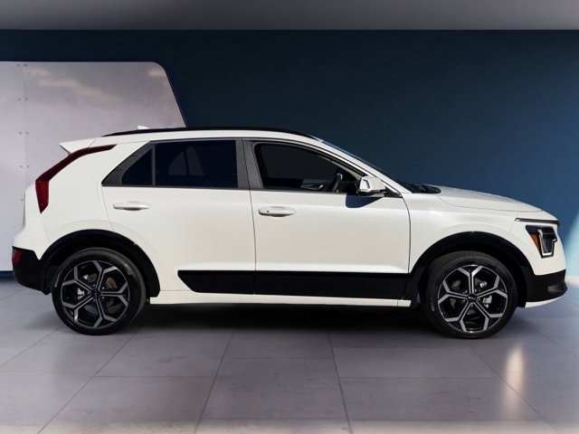 2025 Kia Niro EX Touring - Photo 6