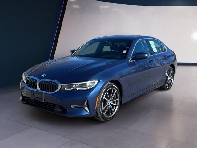 2022 BMW 3 Series 330i's photo