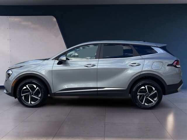 2023 Kia Sportage Hybrid LX photo 2