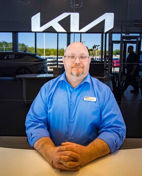 Staff member Mike Rodenbaugh from ID_d8705e