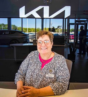 Staff member Shirley Price from ID_d8705e