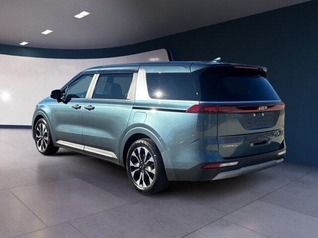 2023 Kia Carnival EX photo 3